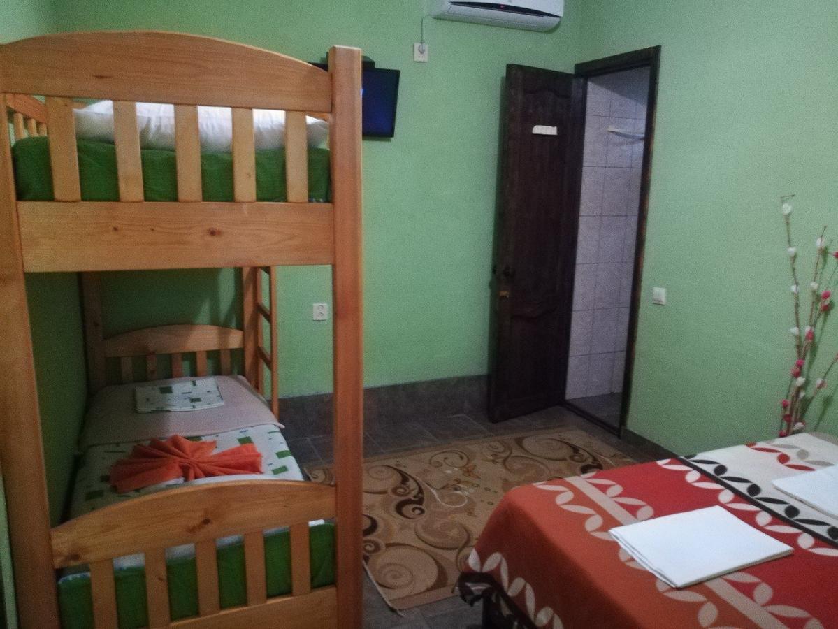 Guest House Lev Pitsunda Exterior foto